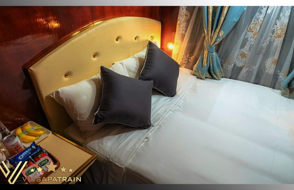 VIP 1 Berth Cabin - 01 King-sized bed (1,4cm x 1,9cm)